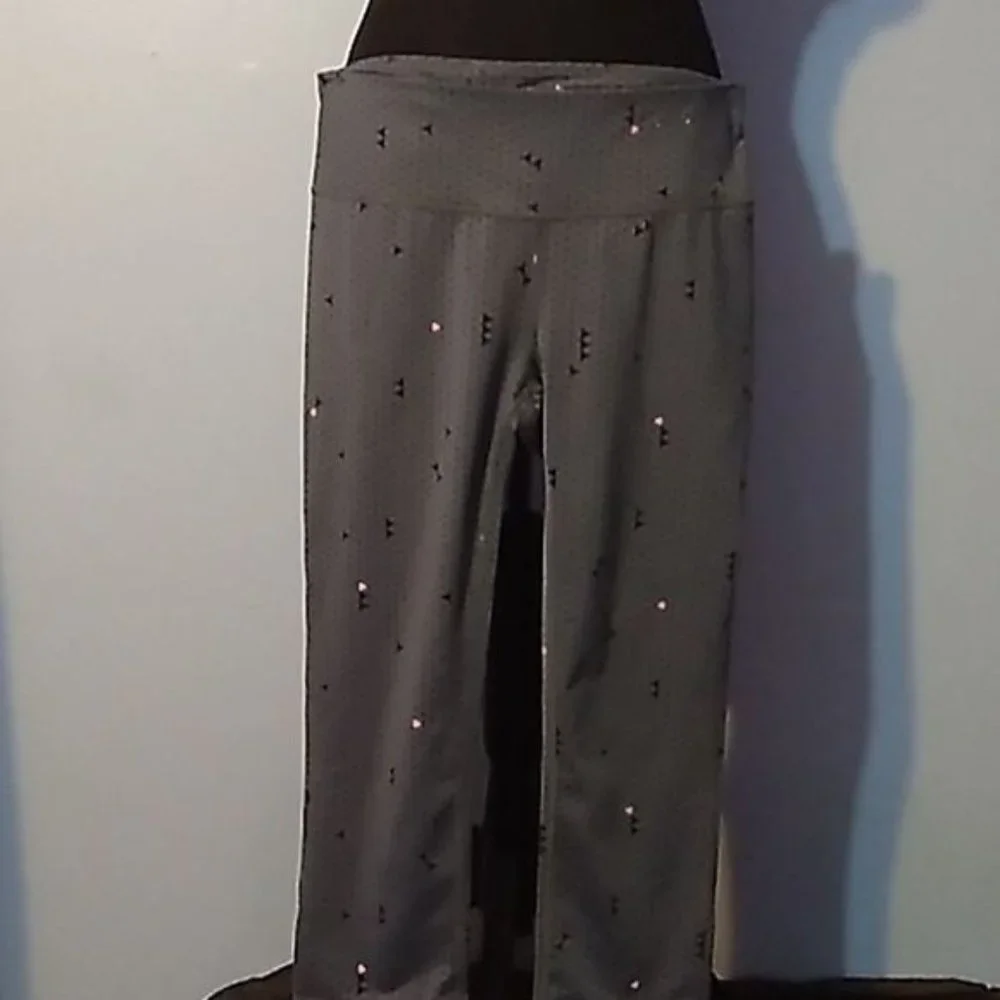 GAP Fit Gray Yoga Capris, S - Picture 6 of 6